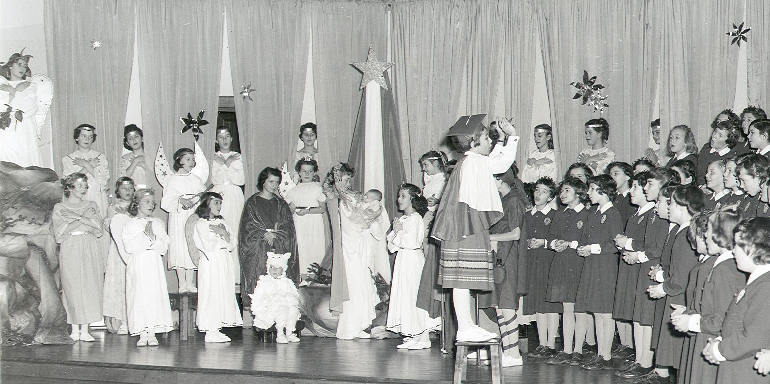 Students at Christmas pageant