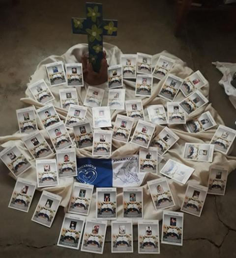 Tarjetas postales diseñadas por el Museo de la Memoria contra la Impunidad, junto a la Asociación de Madres de Abril, con las que se exige justicia para las víctimas de abril de 2018, cuando manifestantes fueron asesinados por fuerzas del gobierno en Nicaragua. (Foto: cortesía Vuelo en V)