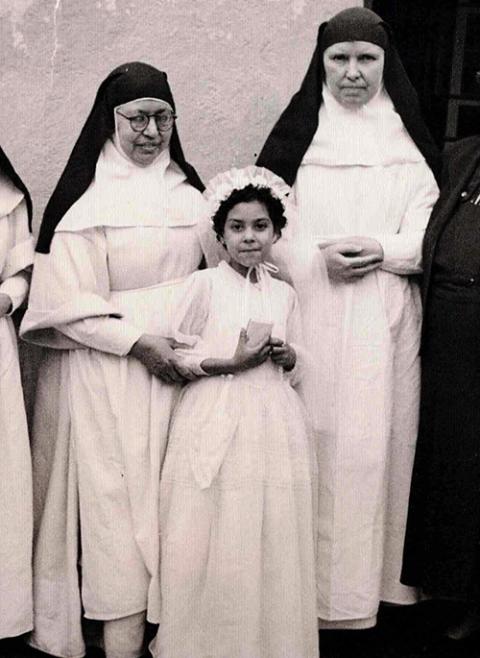Morales, durante su primera comunión en 1956. A los 10 años comenzó a dar clases de catecismo y luego fue voluntaria con las Misioneras Catequistas de los Pobres en Chipinque, Nuevo León. (Foto: cortesía Consuelo Morales)