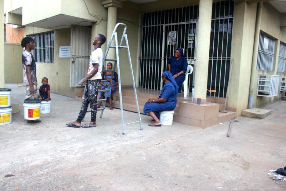 To make the shelter look new and comfortable to returning Nigerians, the sisters recently invited painters to repaint the building.