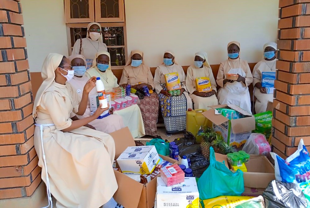 A group of Little Sisters of St. Francis learn about various ways of protecting themselves from COVID-19. (Association of Consecrated Women in Eastern and Central Africa) A group of Little Sisters of St. Francis learn about various ways of protecting themselves from COVID-19. (Association of Consecrated Women in Eastern and Central Africa)