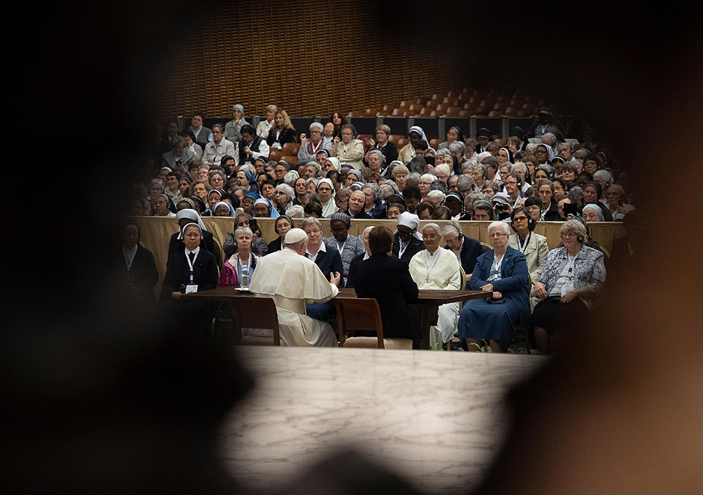Pope Francis meets with 850 superiors general May 10, 2019, at the Vatican. The superiors, representing more than 450,000 sisters in more than 100 countries, were in Rome for the plenary assembly of the International Union of Superiors General. (CNS)