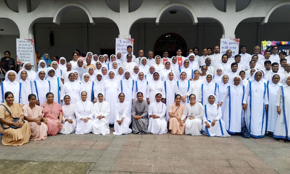 Group of men and women religious standing together