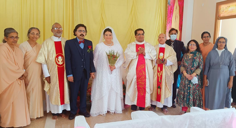 The marriage of a resident of Jeevodaya Ashram, where sisters help women get settled in marriage by soliciting proposals (Courtesy of Fidelis Nedumpara)