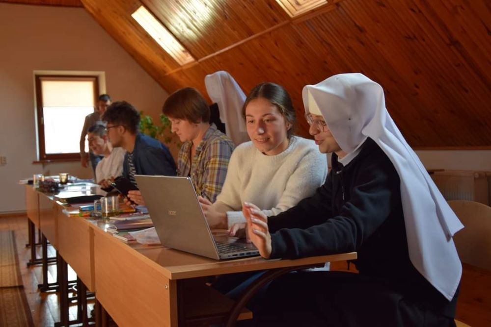 Sr. Scholastica Oleksandra Hulivata studies at the Theological institute of Our Lady of Immaculate Conception. She defended her master's thesis in dogmatic theology in June. 