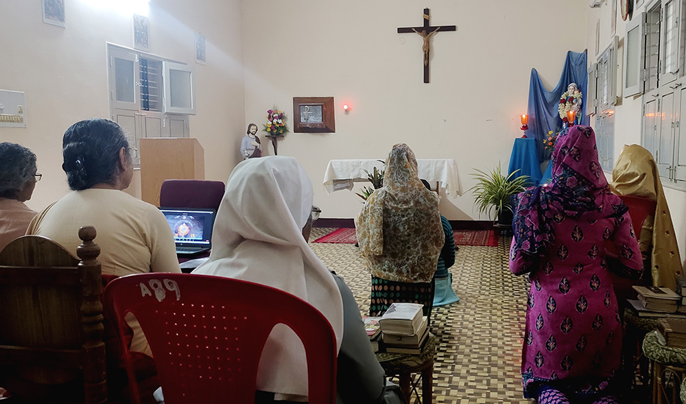 The sisters and residents of Jeevodaya Ashram pray for prisoners and women in distress in the chapel. (GSR photo/Thomas Scaria)