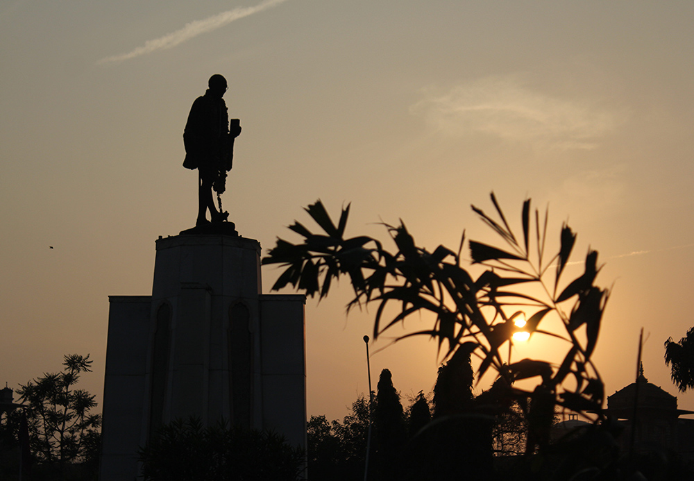 A statue of Mahatma Gandhi in Jaipur, India (Wikimedia Commons/Vatsaltyagi)