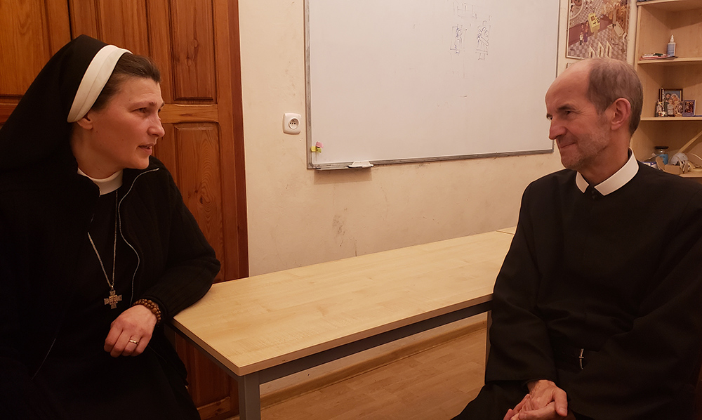 Basilian Sr. Nazaria Mykhayliuk and Basilian Fr. Peter Kushka, Mykhayliuk's colleague at Dormishin Mother of God, a Ukrainian Catholic parish near Warsaw's Old Town (GSR photo/Chris Herlinger)