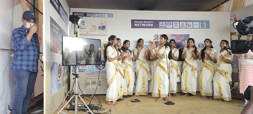 Students in traditional Kerala attire at Kalolsavam, India's largest school cultural festival, in Kozhikode, Kerala (Thomas Scaria)