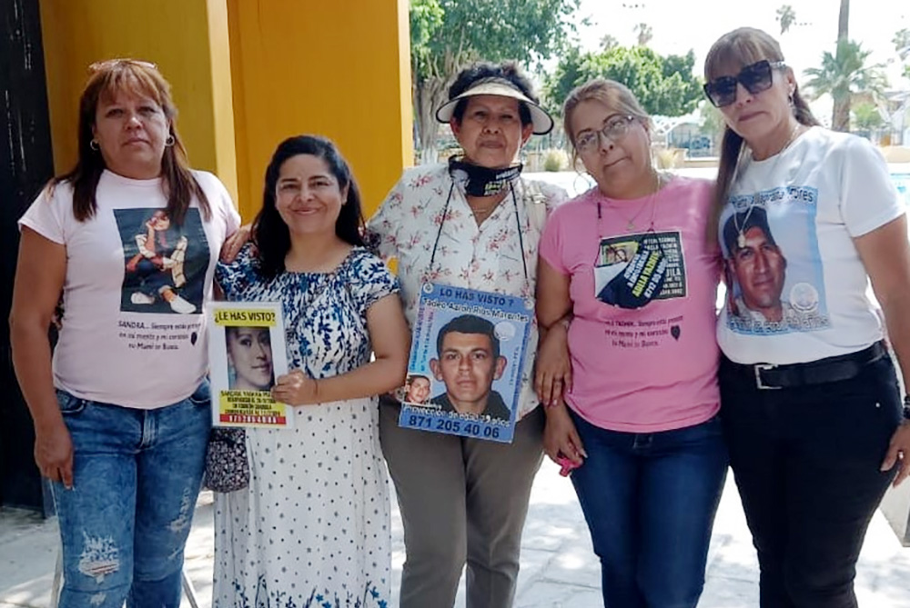 La Hna. Mariana Olivo Espinoza, OSB, la segunda desde la izquierda, junto con otras integrantes del grupo Vida antes de la celebración de la misa por el Día de las Madres 2022. (Foto: cortesía Hna. Mariana Olivo Espinoza)