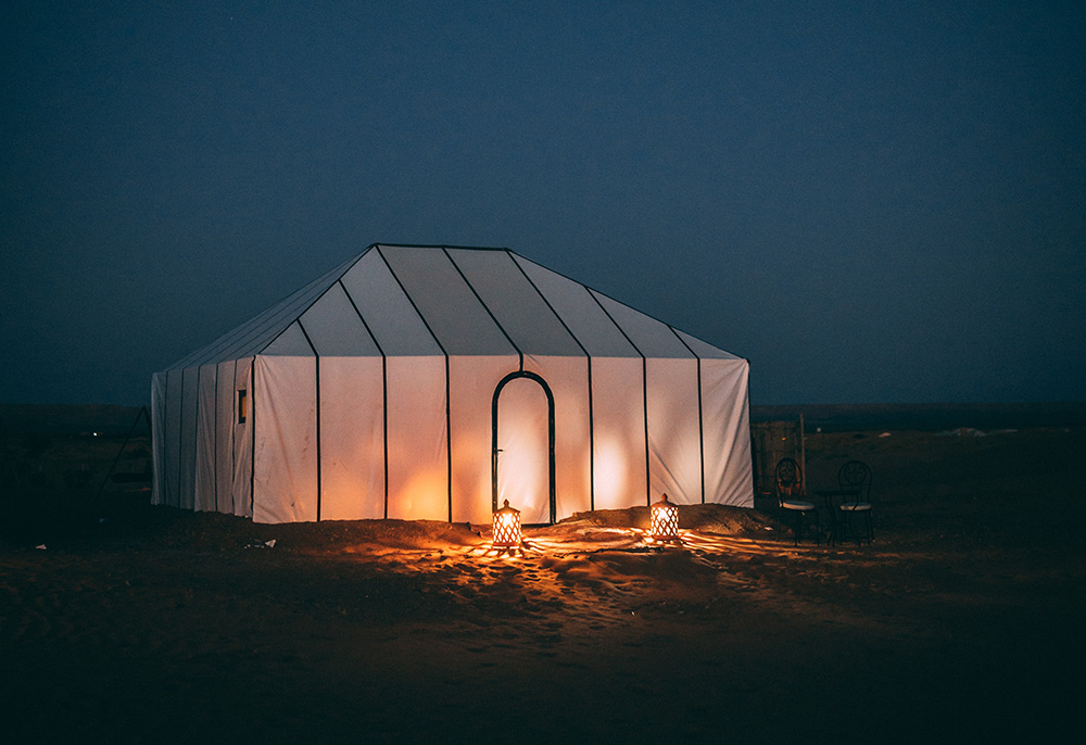 Tent of refuge (Pexels/Taryn Elliott)