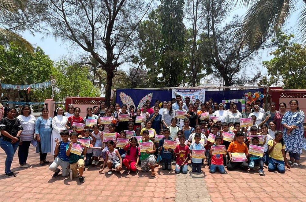 Summer campers in Goa, India, pose for a group photo. (Courtesy of Molly Fernandes)