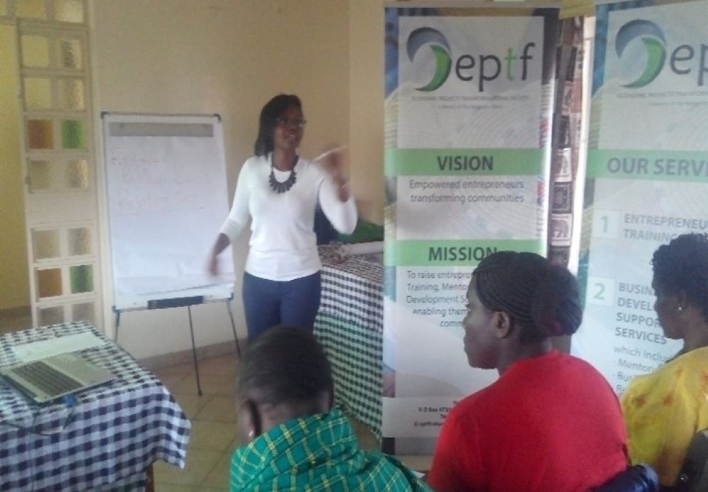 An Economic Projects Transformational Facility trainer addresses participants during an entrepreneurship training and social economic forum in Nairobi. (Courtesy of AOSK)