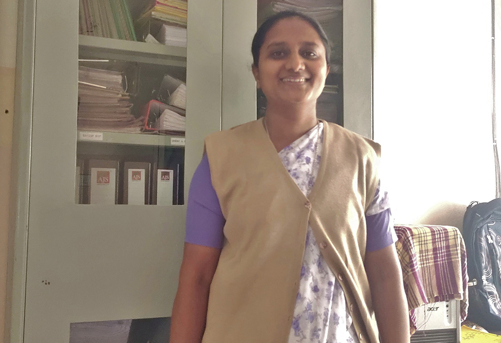 Sor Amala Rani, hermana de San José de Tarbes, coordinadora del Programa de Rehabilitación Devadasi en el Centro Navachethana de Educación No Formal de Bijapur.  (Foto: Thomas Scaria)