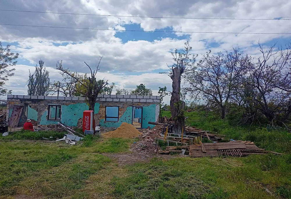 Destroyed property in the wake of the Russian invasion near Mykolaiv, eastern Ukraine (Courtesy of Lydia Timkova)