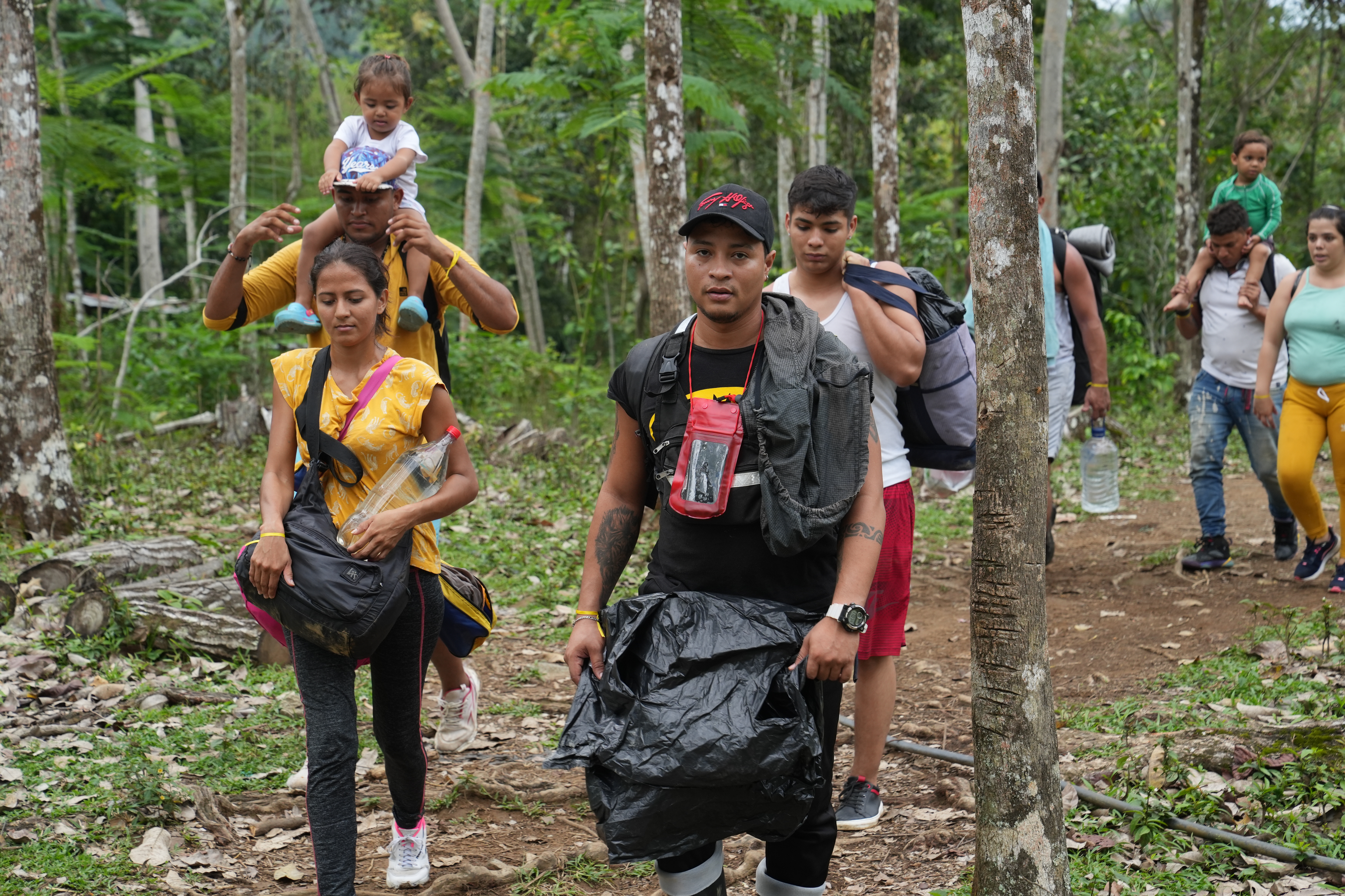 La mayoría de los que inician la marcha por el Tapón del Darién son personas jóvenes y de bajos recursos económicos. (Foto: GSR/Manuel Rueda)