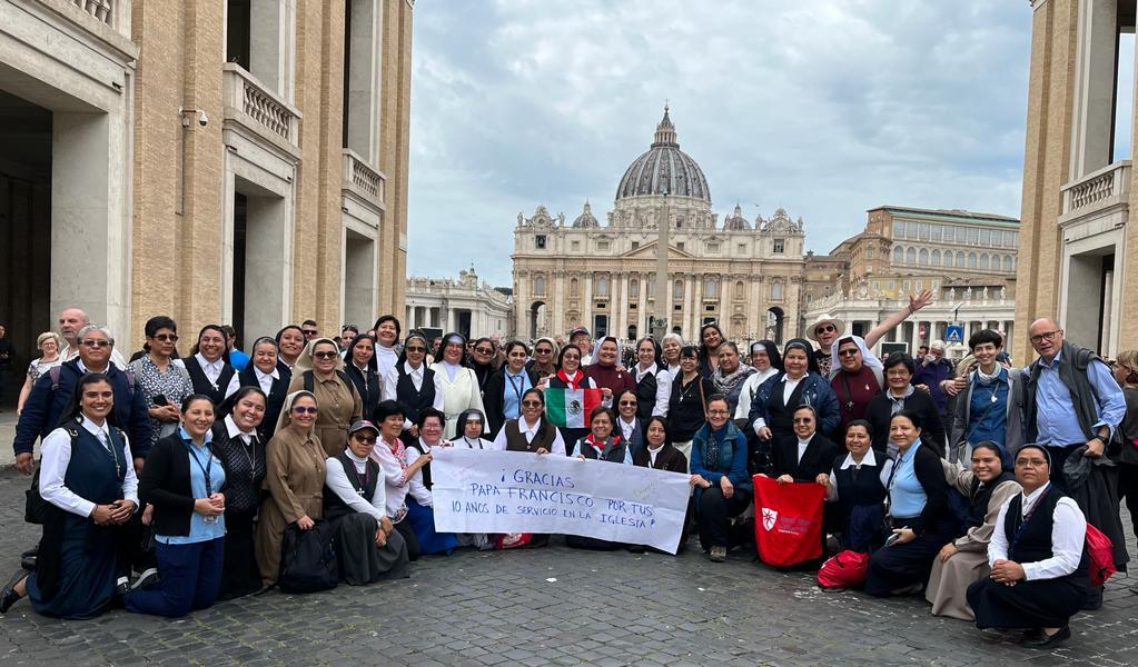 Catholic Extension audiencia privada viaje a Roma 2023. 