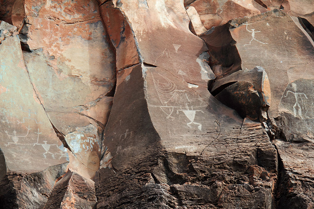 Olowalu petroglyphs on Maui, Hawaii (Wikimedia Commons/Tom Walsh)