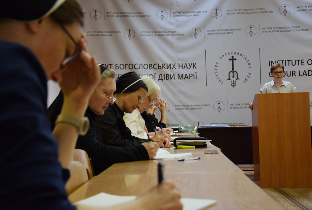 Sisters listen to Irena Saszko speak during a retreat at the Institute of Theological Sciences of the Immaculate Virgin Mary in Horodok, Ukraine. (Courtesy of Irena Saszko)