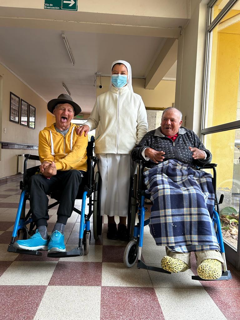 Sr. Virginia Vargas with Victor Castillo and Luis Ángel, residents of La Visitación de María nursing home (Courtesy of Virginia Vargas)