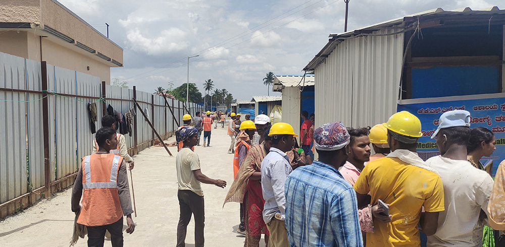 A view of a labor camp in Jyothinagar at the outskirts of Bengaluru city, southern India, where migrants are engaged in construction work (GSR photo/Thomas Scaria)