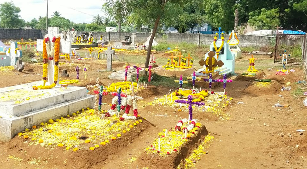 A beautifully adorned cemetery in Konankuppam village, Kallakurichi district, Tamil Nadu state, India (Robancy A. Helen)