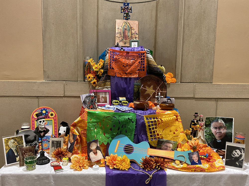 A Day of the Dead altar at Boston College, November 2023 (Ana Gonzalez)