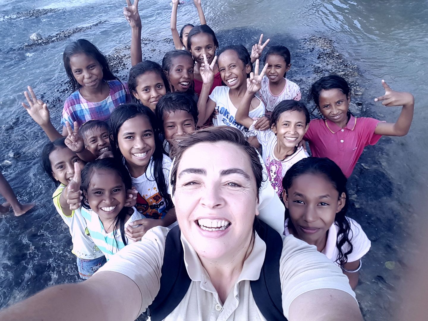 Apoyar a los niños y jóvenes, y a través de ellos a sus familias, forma parte de la misión de la hermana Cristina Duarte Macrino en Timor Oriental. (Foto: cortesía Hermanas Reparadoras de Nuestra Señora de Fátima) 