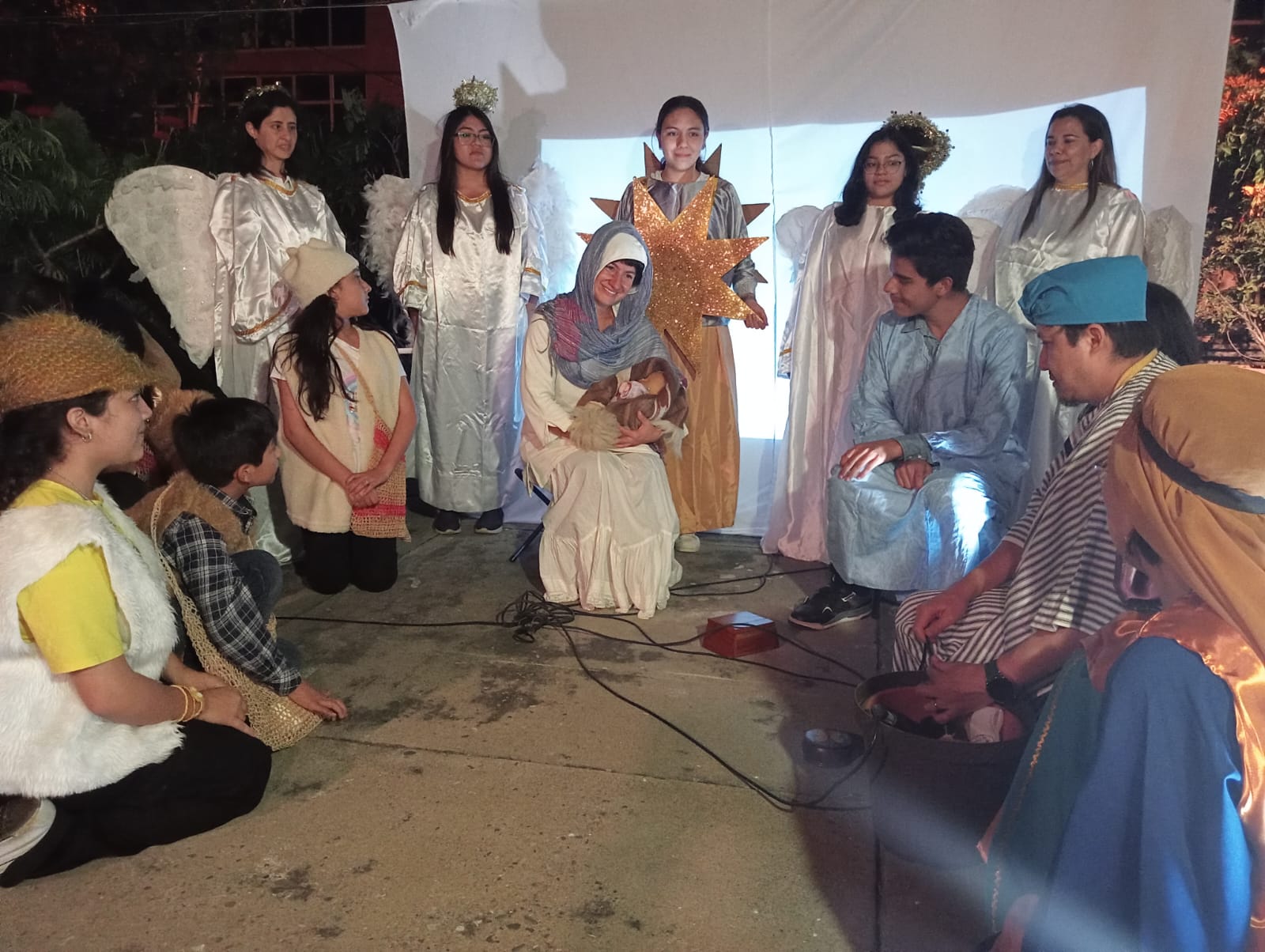 Pastorela escenificada en la primera posada de este año con adolescentes y adultos del apostolado Verbum Dei en Guatemala, el 09 de diciembre de 2023. (Foto: cortesía Nancy Mancera)