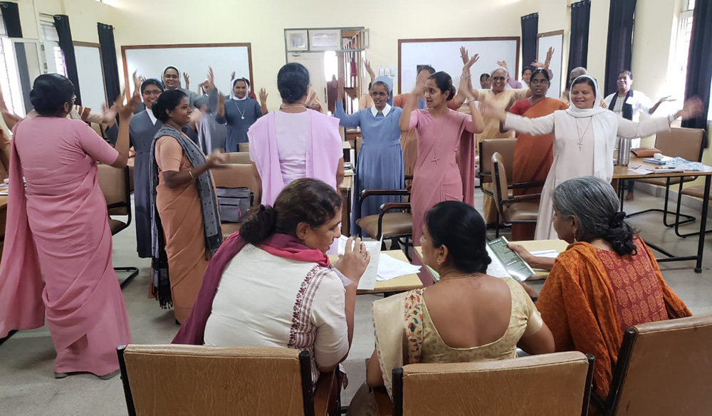 Hermanas participan en una sesión de la primera jornada de formación de la Célula de Reparación de Abusos, celebrada del 27 al 29 de diciembre de 2023 en el Instituto Social Indio de los jesuitas en la ciudad de Bengaluru, al sur de la India. (Foto: cortesía Nambikai Mary)