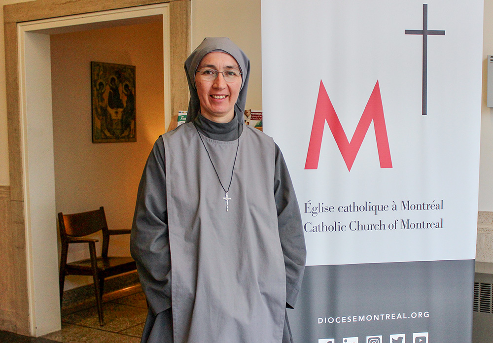 La Hna. Natalia Vázquez, de Mater Dei, en las oficinas de la Arquidiócesis de Montreal. (Foto: Joanna Kozakiewicz)