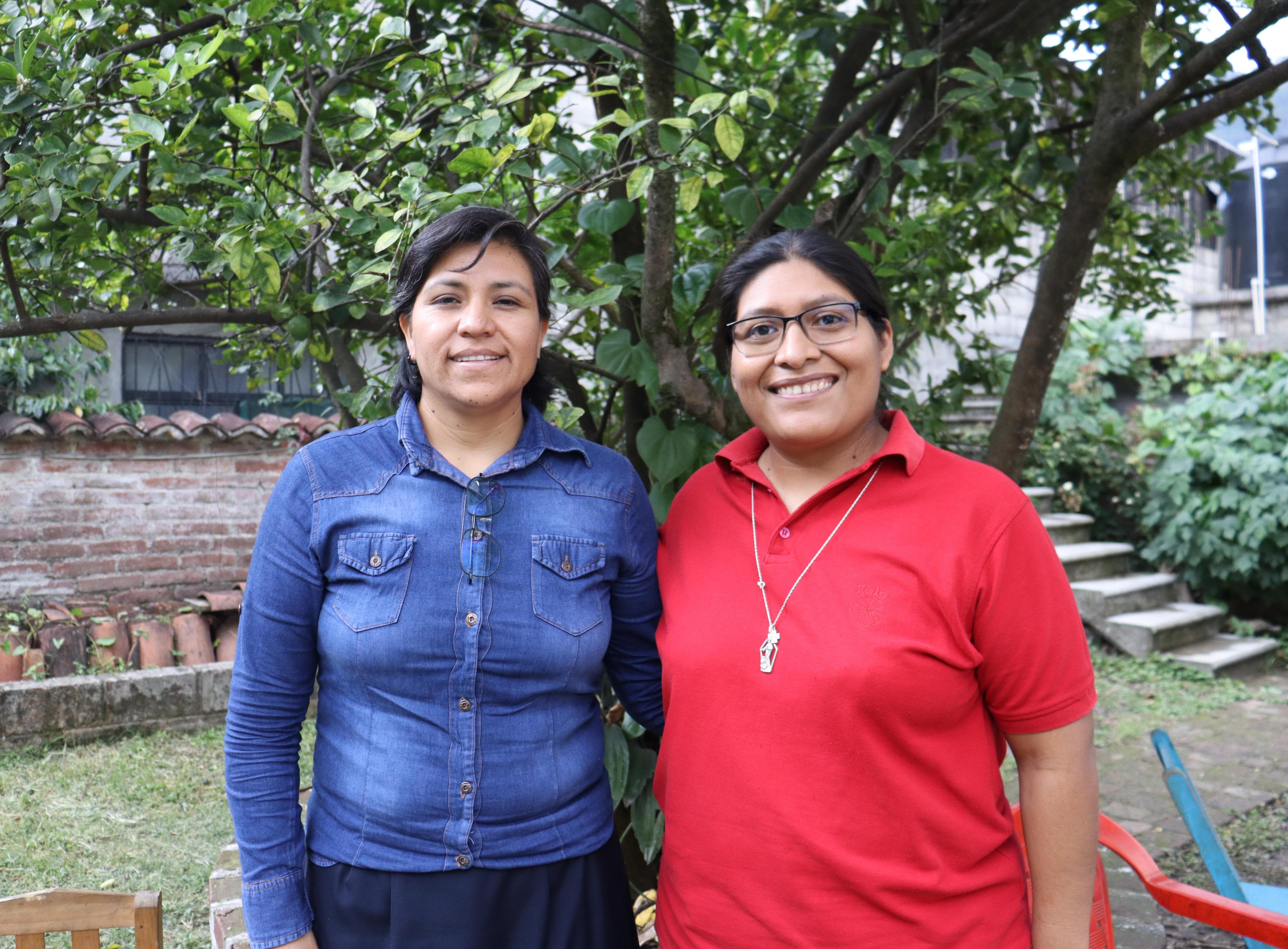 En entrevista a dos voces, las hermanas Josefina Meza Flores (izquierda) y Ernestina Diego Martínez hablan sobre el trabajo que realizan con las comunidades indígenas tsotsiles de Chiapas, México. Las junioras quieren actuar como Jesús 'divino pastor', que congrega, acoge y escucha. (Foto: Eduardo Cordero) En entrevista a dos voces, las hermanas Josefina Meza Flores (izquierda) y Ernestina Diego Martínez hablan sobre el trabajo que realizan con las comunidades indígenas tsotsiles de Chiapas, México. Las junioras quieren actuar como Jesús 'divino pastor', que congrega, acoge y escucha. (Foto: Eduardo Cordero)