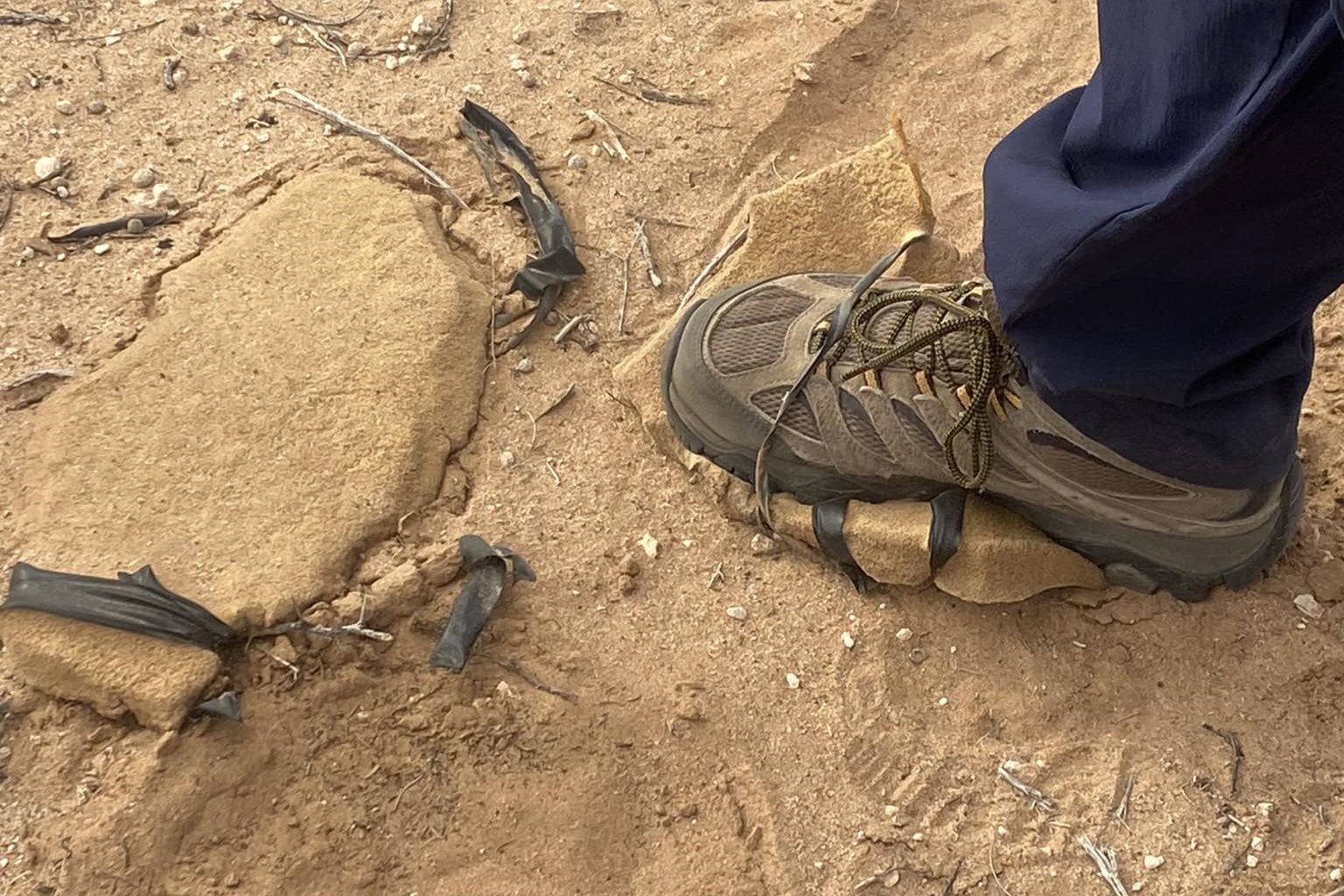 Migrants use sponges to avoid leaving footprints along the way and thus avoid detection by border authorities. (Courtesy of Leticia Gutiérrez Valderrama)