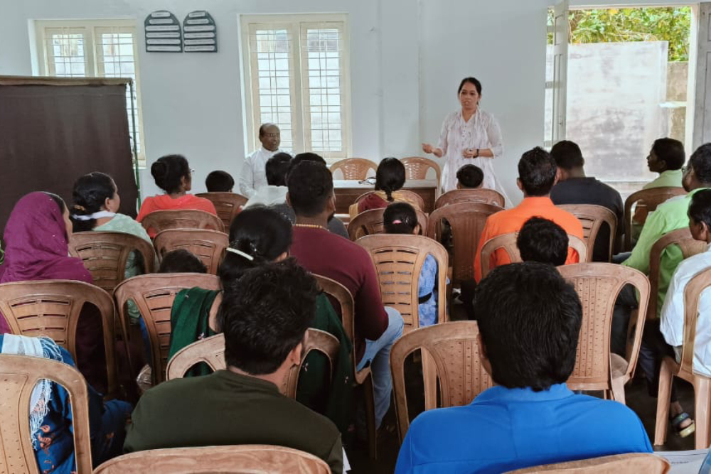 Sr. Sujata Jena speaking at an awareness training for migrant workers Sr. Sujata Jena giving awareness training about rights, entitlements, government schemes and provisions for migrant workers St. George Latin Church, Kalady, Cochin, Kerala, January 19, 2025 (Courtesy of Sujata Jena)