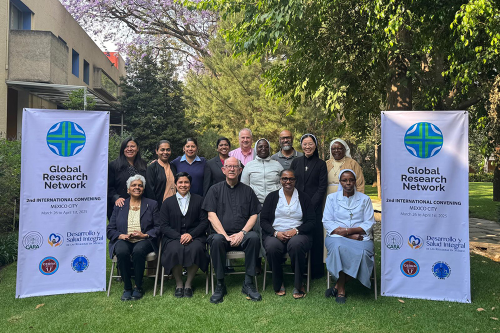 Miembros de la Red Global de Investigación posan para una foto el 31 de marzo de 2025 en Ciudad de México, donde se reunieron para hablar sobre religiosas y la recopilación de datos. (Foto: GSR/Rhina Guidos)