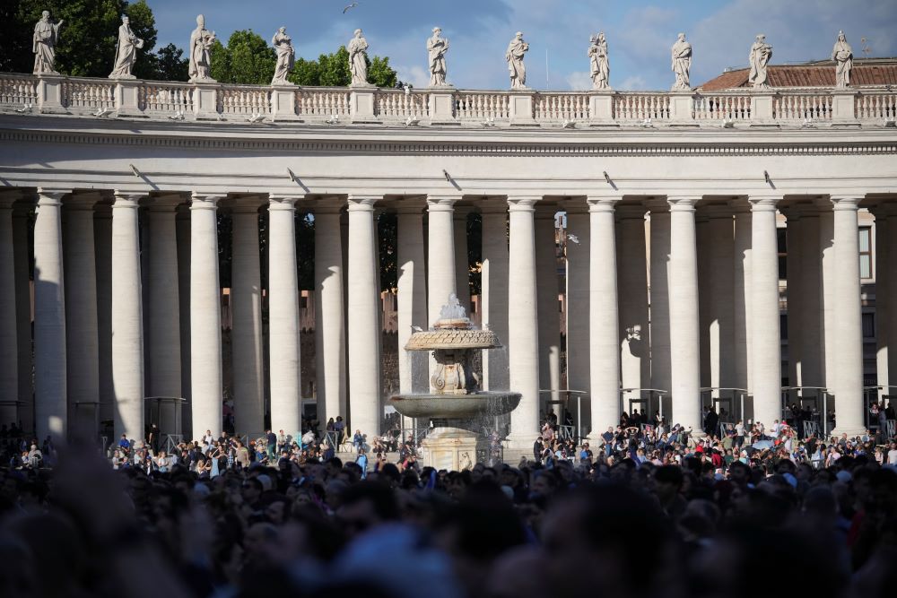 Faithful react after white smoke billowed from the chimney of the Sistine Chapel during the conclave to elect a new pope, at the Vatican, on May 8, 2025. (AP photo/Andrew Medichini) Faithful react after white smoke billowed from the chimney of the Sistine Chapel during the conclave to elect a new pope, at the Vatican, on May 8, 2025. (AP photo/Andrew Medichini)