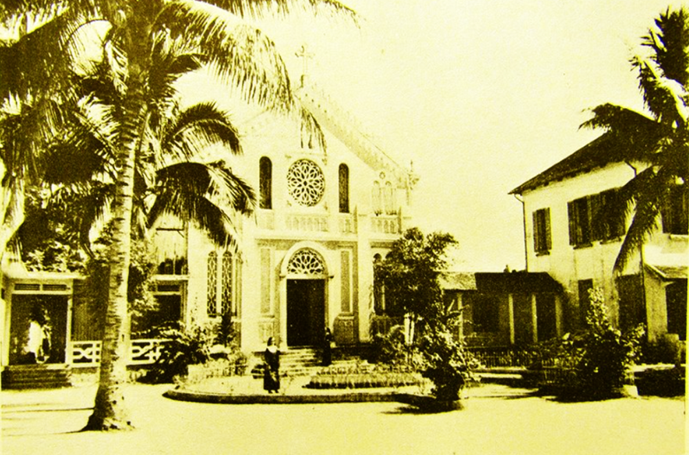 The chapel and convent of the Daughters of Mary of the Immaculate Conception before 1975 (Courtesy photo) The chapel and convent of the Daughters of Mary of the Immaculate Conception before 1975 (Courtesy photo)