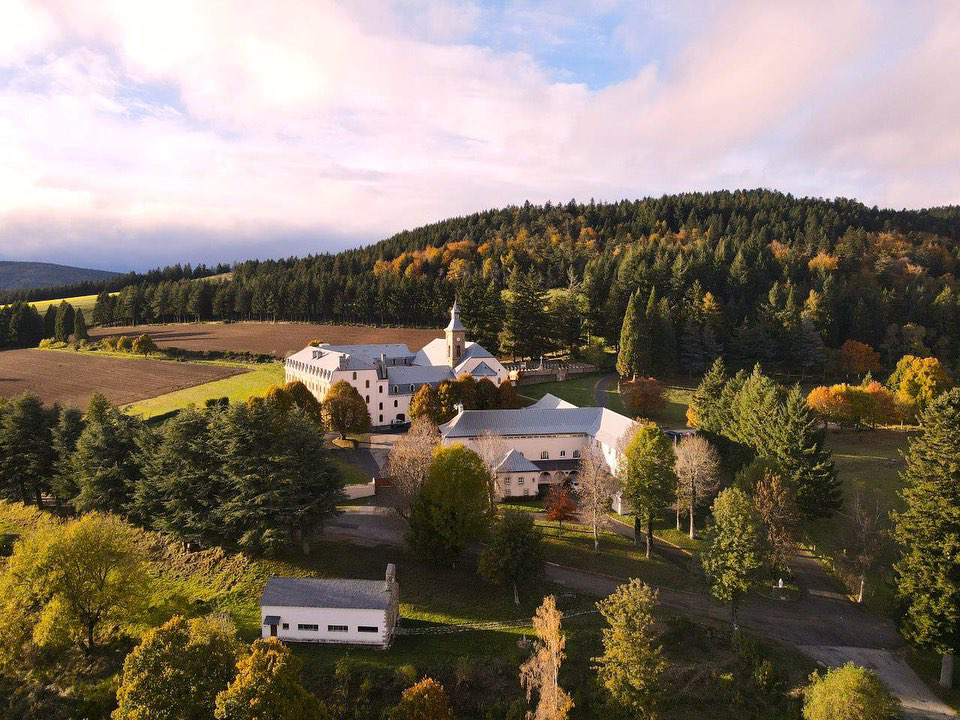 Aerial view of Notre Dame des Neiges Aerial view of Notre Dame des Neiges (Courtesy of Abbaye Notre-Dame des Neiges)