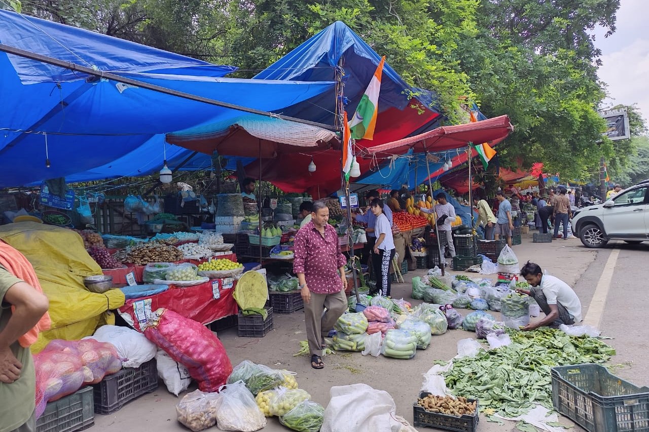 El bullicioso día a día en un mercado, como este de Honavar, es el telón de fondo de la India real donde trabajan religiosas católicas y personas de otros credos.  (Foto: Consuelo Vélez)