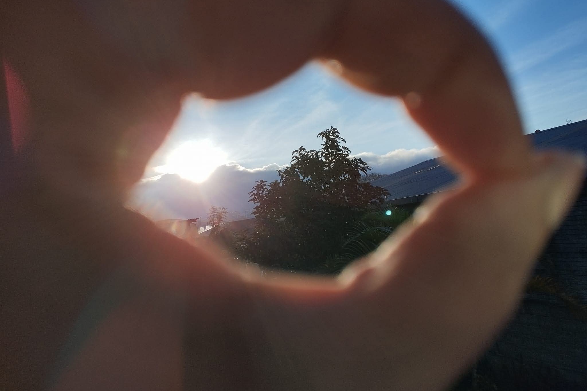 Contemplar un atardecer renueva la esperanza y la gratitud en la vida cotidiana de todas las misioneras y misioneros. (Foto: Vuelo en V)  Contemplar un atardecer renueva la esperanza y la gratitud en la vida cotidiana de todas las misioneras y misioneros. (Foto: Vuelo en V)