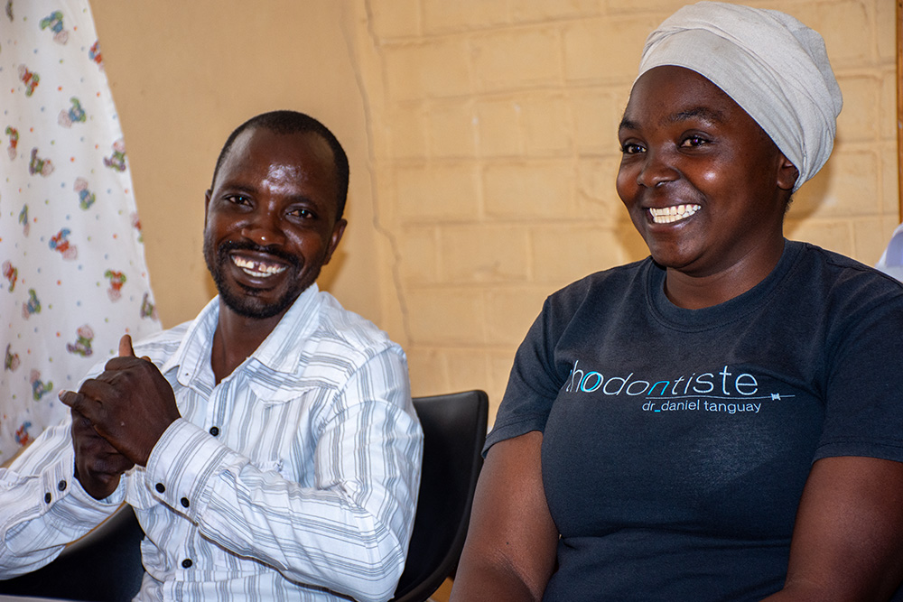 Aaron and Roiness Chimfwembe at a SMART Couple Methodology counseling session (GSR photo/Derrick Silimina)