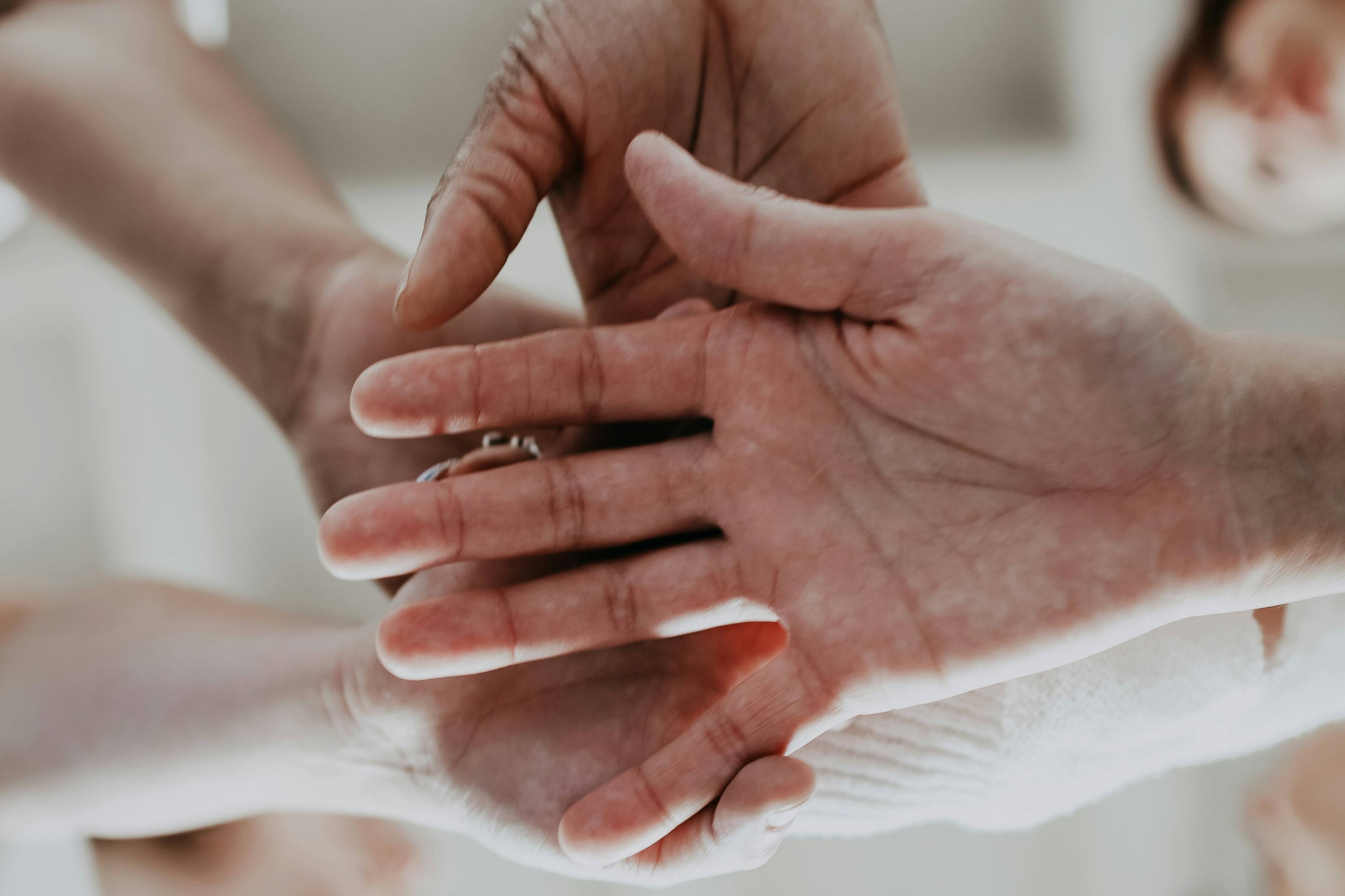 Los miembros de la Familia Consolación organizan ayuda solidaria para las personas afectadas por las inundaciones de febrero de 2025 en el estado de Mérida, Venezuela, como parte de sus actividad por la Navidad, comparte la Hna. María Maura Aranguren. (Foto: Unsplash)