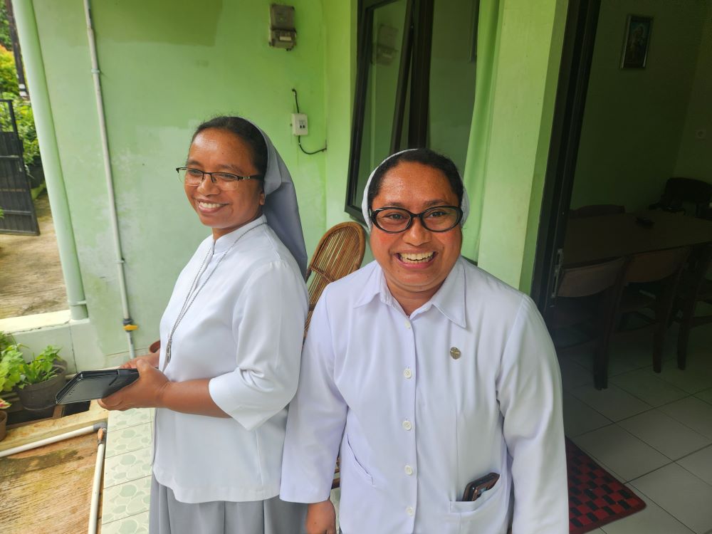 Franciscan Missionaries of Mary Srs. Yuliana Minus, left, and Angela Marici, in Jakarta (GSR photo/Chris Herlinger)