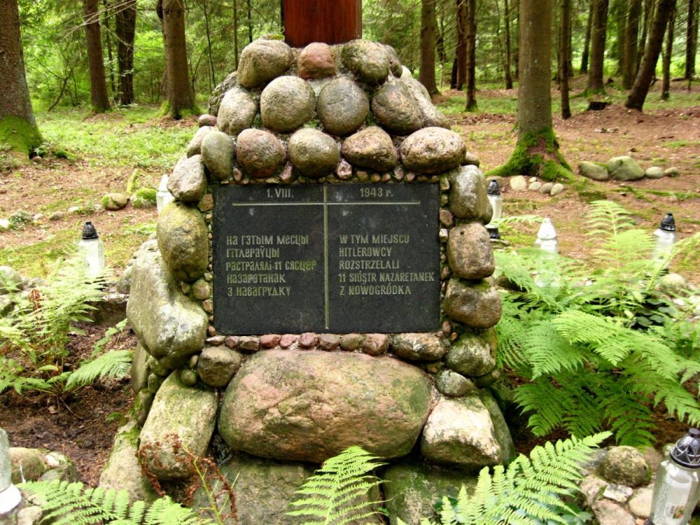 This monument in Nowogródek, Belarus, is dedicated to the 11 sisters of the Holy Family of Nazareth who were executed by German forces on Aug. 1, 1943, during the Nazi occupation. (Wikimedia Commons/CC-BY-SA 3.0/Valery Nikiforov)