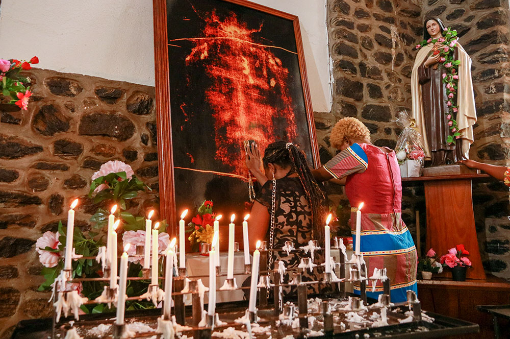 Catholic worshippers are seen at the Cathedral of Our Lady of Victories in Yaoundé, Cameroon, April 12, 2026. (OSV News/Reuters/Durel Epoh)