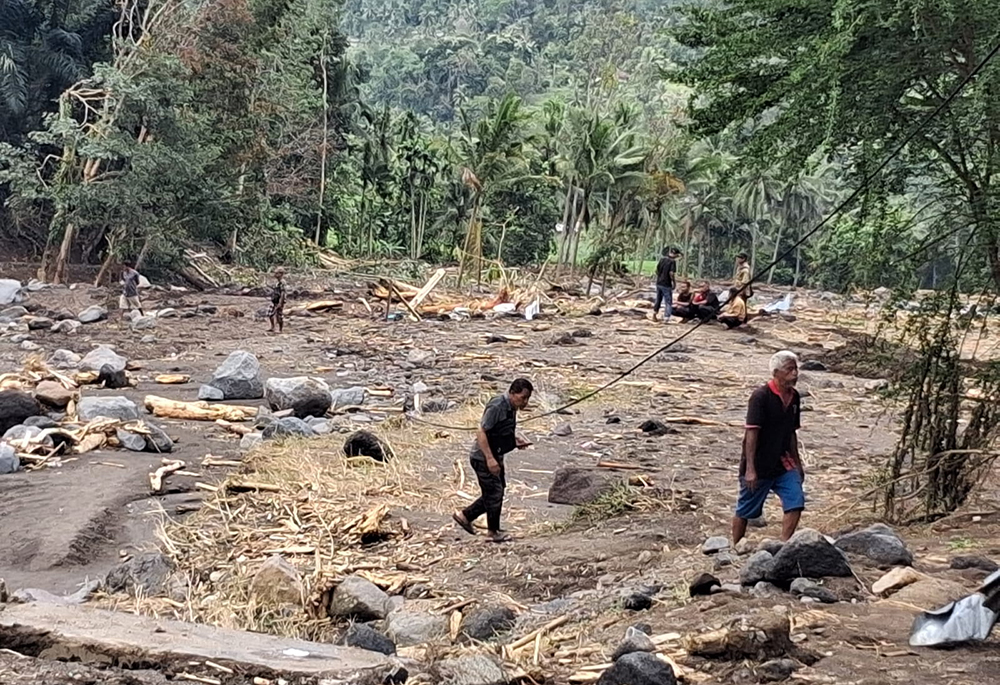 The aftermath of September 2023 flooding in the village of Maopomnggoh, about a two-hours' drive south of Soa on the island of Flores, Indonesia (Courtesy of the Franciscan Missionaries of Mary)