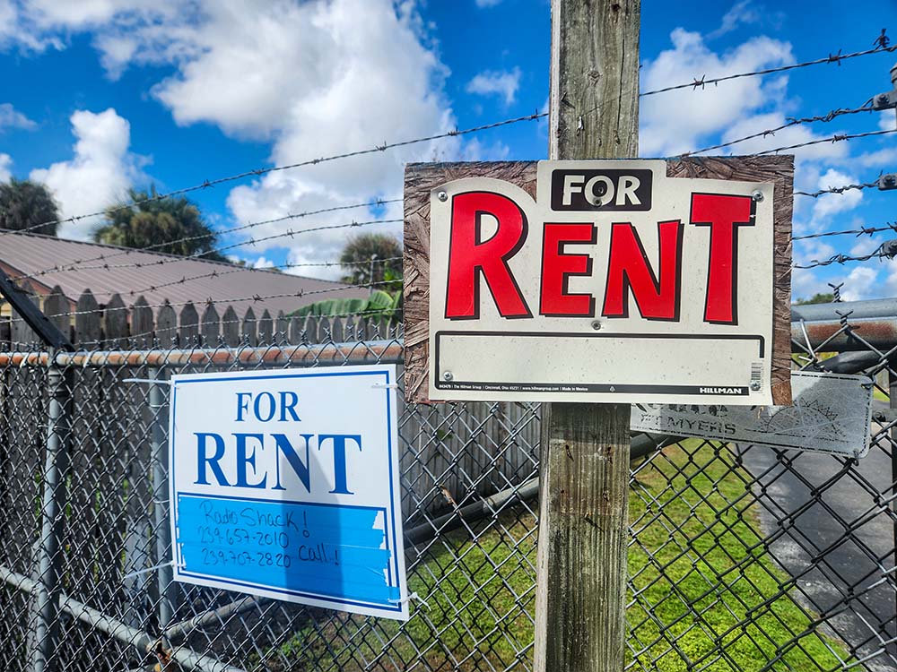 For rent signs are now a common sight in Immokalee. (GSR photo/Chris Herlinger)