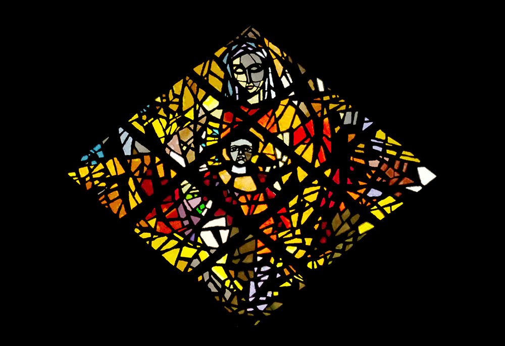 One of the 37 "dalle de verre," slab glass windows, capturing the redemptive arc of human and Dominican history, which encircle the Queen of Rosary Chapel at the Dominican Sisters' Sinsinawa Mound in Sinsinawa, Wisconsin (Courtesy of Dominican Sisters) One of the 37 "dalle de verre," slab glass windows, capturing the redemptive arc of human and Dominican history, which encircle the Queen of Rosary Chapel at the Dominican Sisters' Sinsinawa Mound in Sinsinawa, Wisconsin (Courtesy of Dominican Sisters)