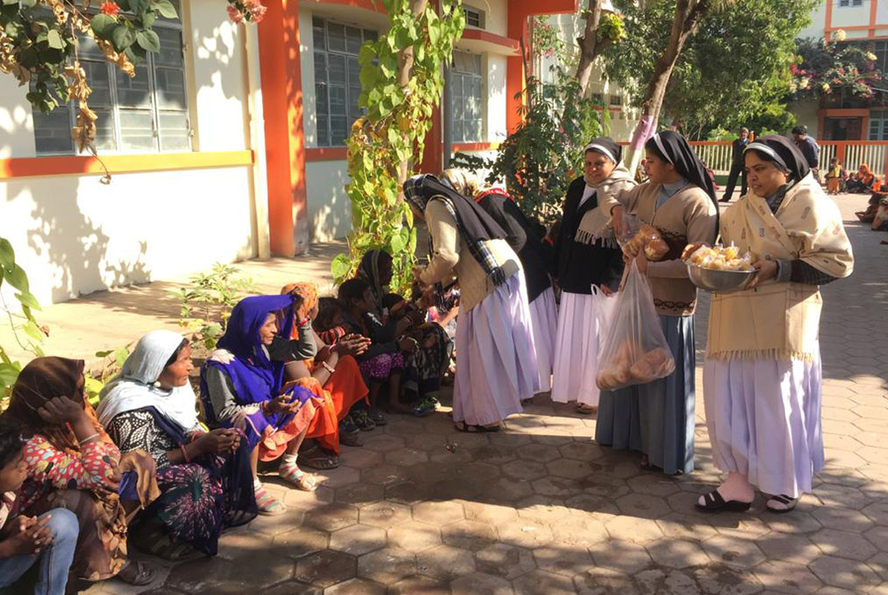 Sisters at Pushpa Mission Hospital in Madhya Pradesh serve those in need. (Provided photo) Sisters at Pushpa Mission Hospital in Madhya Pradesh serve those in need. (Provided photo)