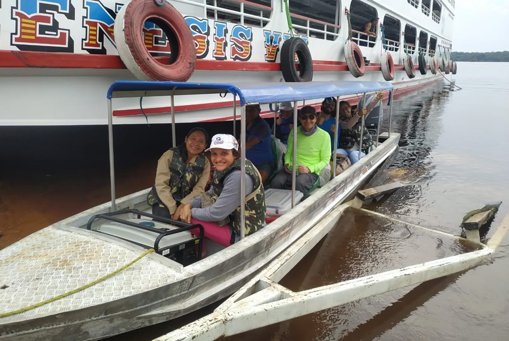 The missionary team, including two sisters, two aspirants to religious life, a priest and a seminarian, travels the Rio Negro in the Amazon region of Brazil in August 2020 to help isolated communities (Courtesy of Jonas Melgueiro) The missionary team, including two sisters, two aspirants to religious life, a priest and a seminarian, travels the Rio Negro in the Amazon region of Brazil in August 2020 to help isolated communities (Courtesy of Jonas Melgueiro)